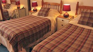 Double or Twin Room | Desk, bed sheets