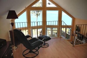 The Contemporary Cottage, 2 Bedrooms | Ausblick vom Zimmer