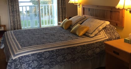 Inn at the Hilton Beach by Elevate Rooms
