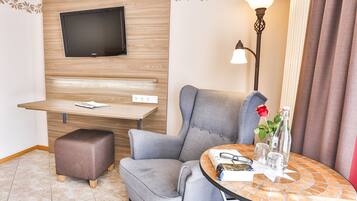 Literie de qualité supérieure, coffres-forts dans les chambres, bureau