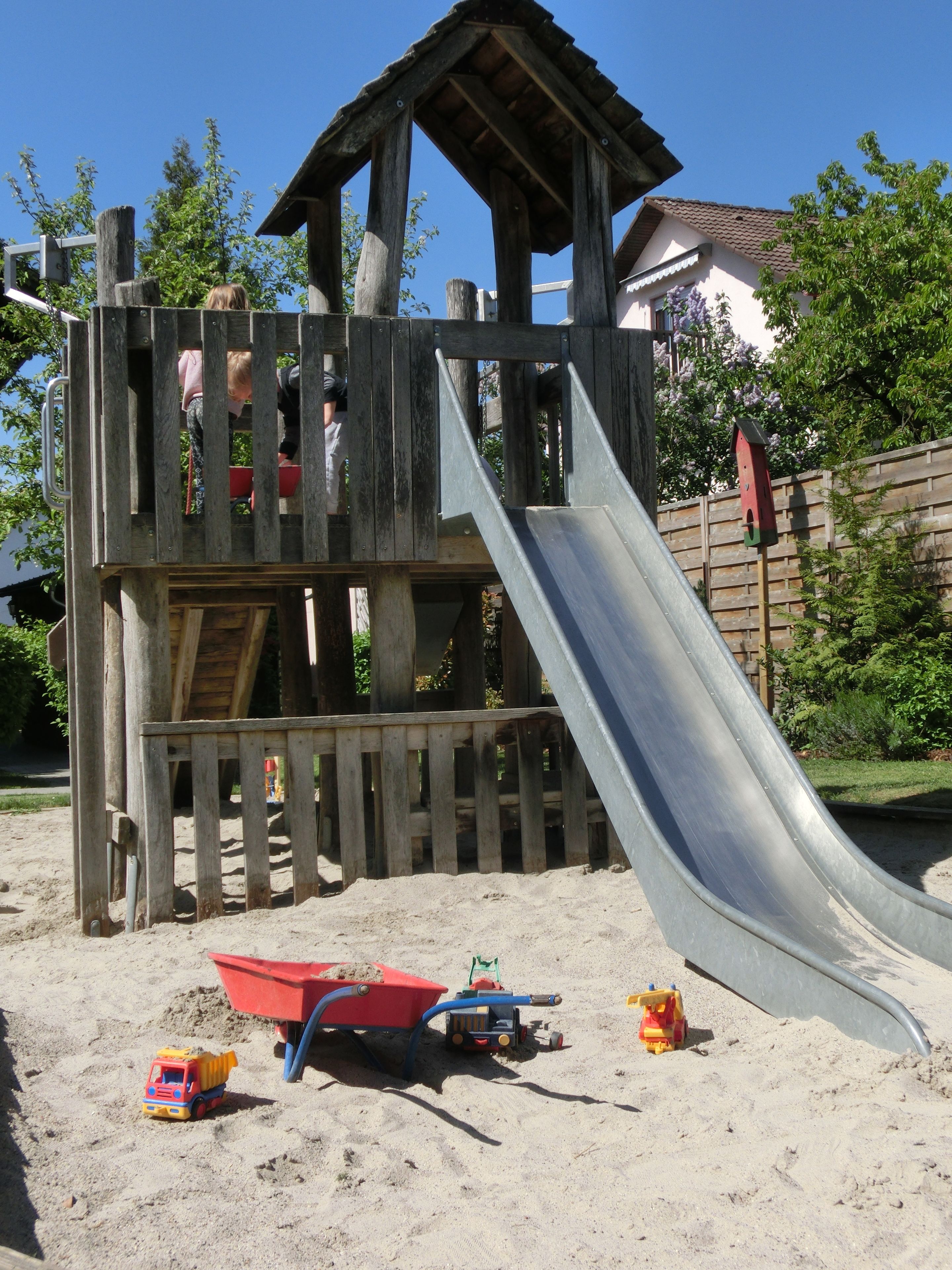 children’s play area – outdoor