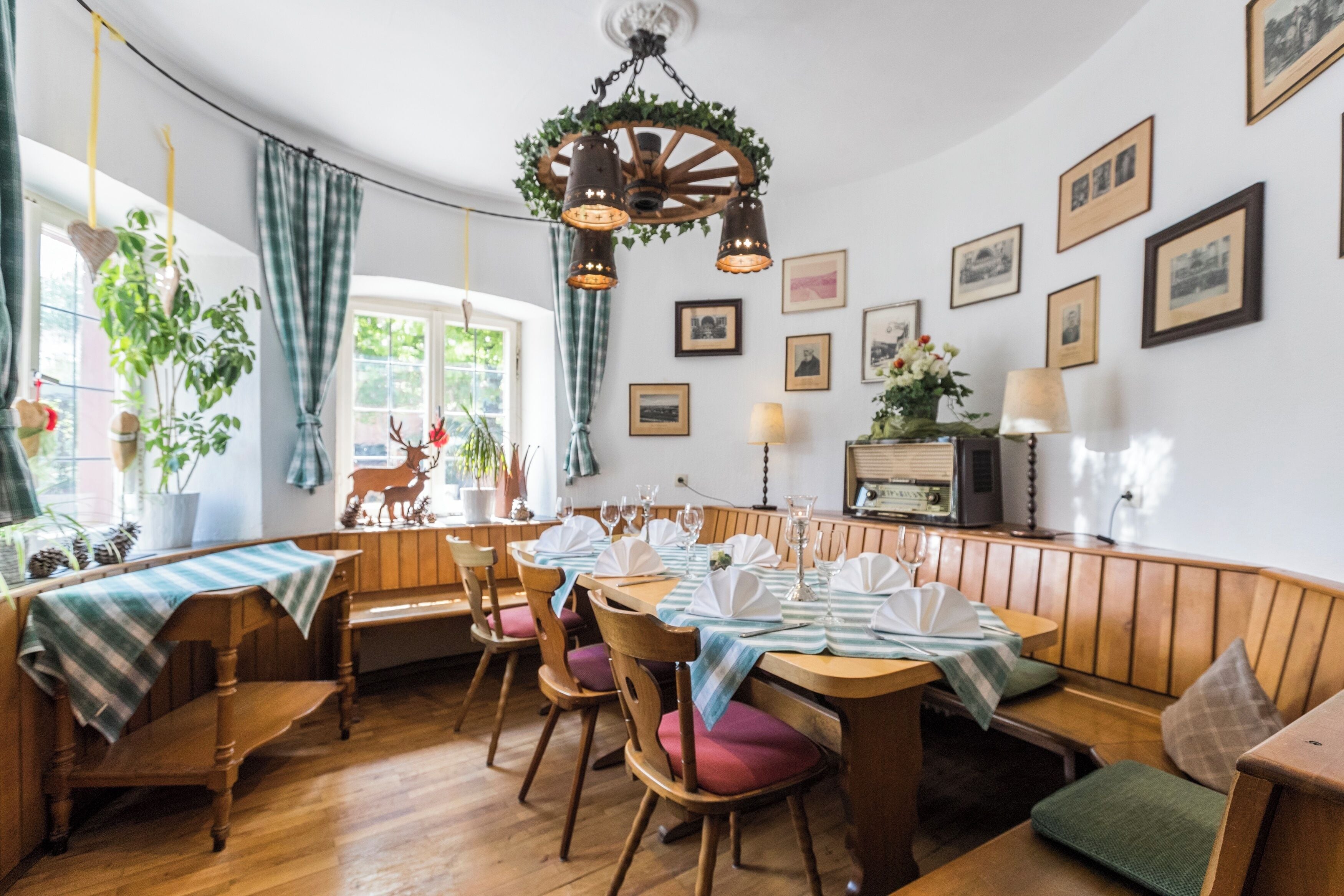 breakfast and dinner served