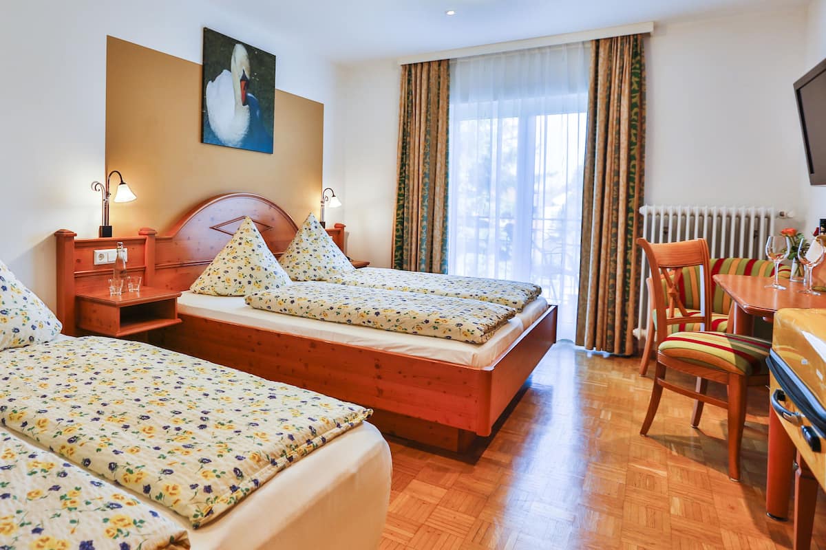 Camera quadrupla | Biancheria da letto di alta qualità, una cassaforte in camera