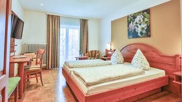 Roba de llit d'alta qualitat, caixa forta a l'habitació i escriptori