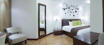 Caja de seguridad en la habitación, escritorio y wifi gratis 