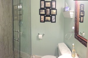 Cottage, 2 Bedrooms | Bathroom | Shower, free toiletries, hair dryer, towels - The Court House Cottage (Niagara-on-the-Lake)