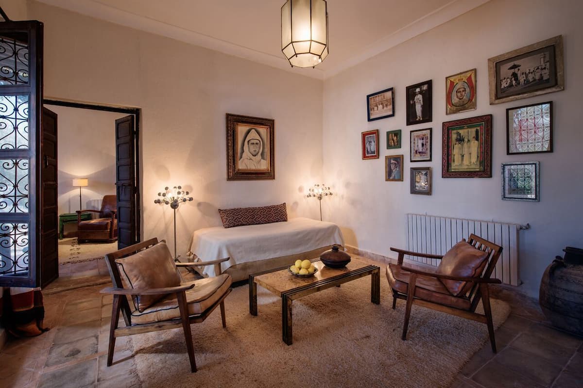 Deluxe Suite | In-room safe, individually decorated, desk, blackout curtains