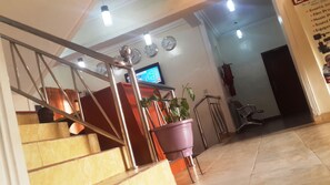Free daily continental breakfast  - Semper Diamond Lodge (Lagos)