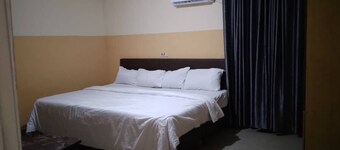 Semper Diamond Lodge