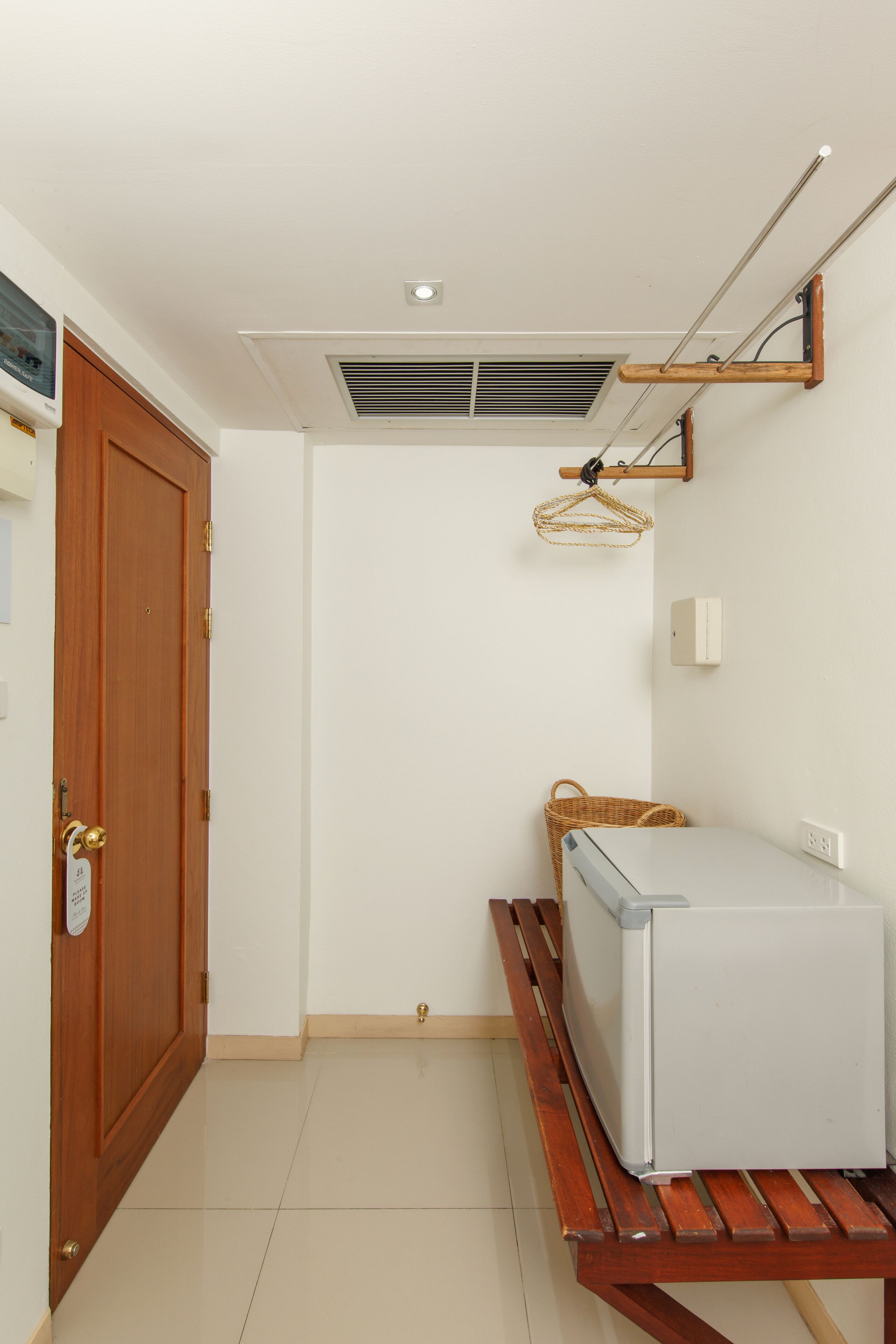 standard room, 1 king bed, non smoking, balcony | 1 bedroom, minibar, blackout curtains, free cots/infant beds