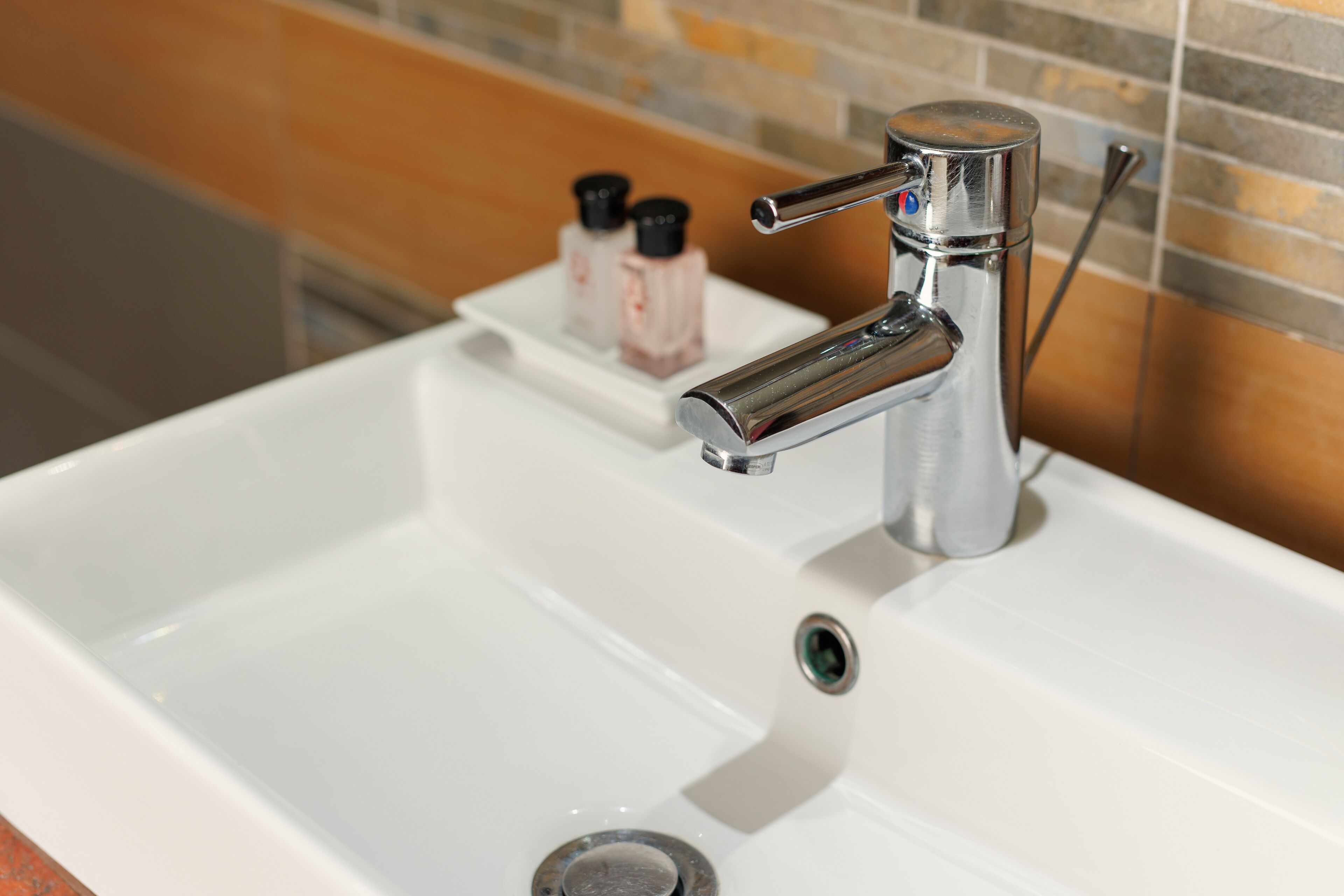 signature room, 1 king bed, balcony | bathroom | shower, hair dryer, towels