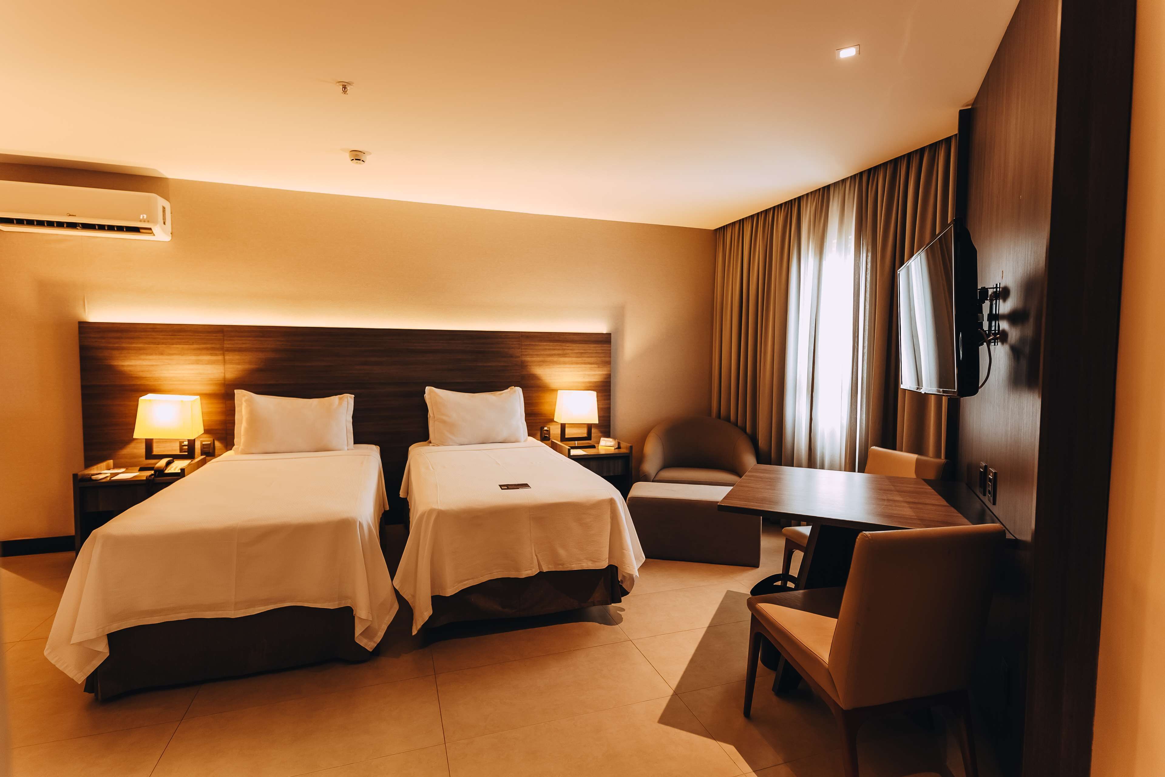 standard room, 2 single beds, sea view | minibar, in-room safe, individually decorated, individually furnished