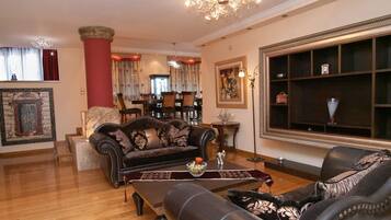 Flachbildfernseher, Kamin