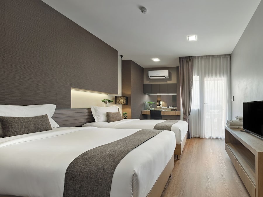 Deluxe Twin Room | Cofres nos quartos, escrivaninha, Wi-Fi de cortesia