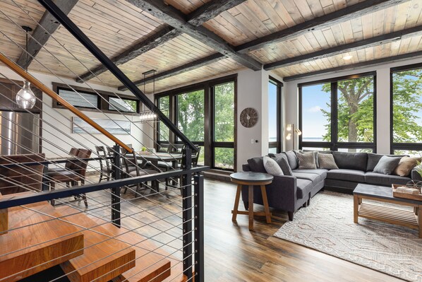 Living room - Quarterdeck Resort & Restaurant (Nisswa)