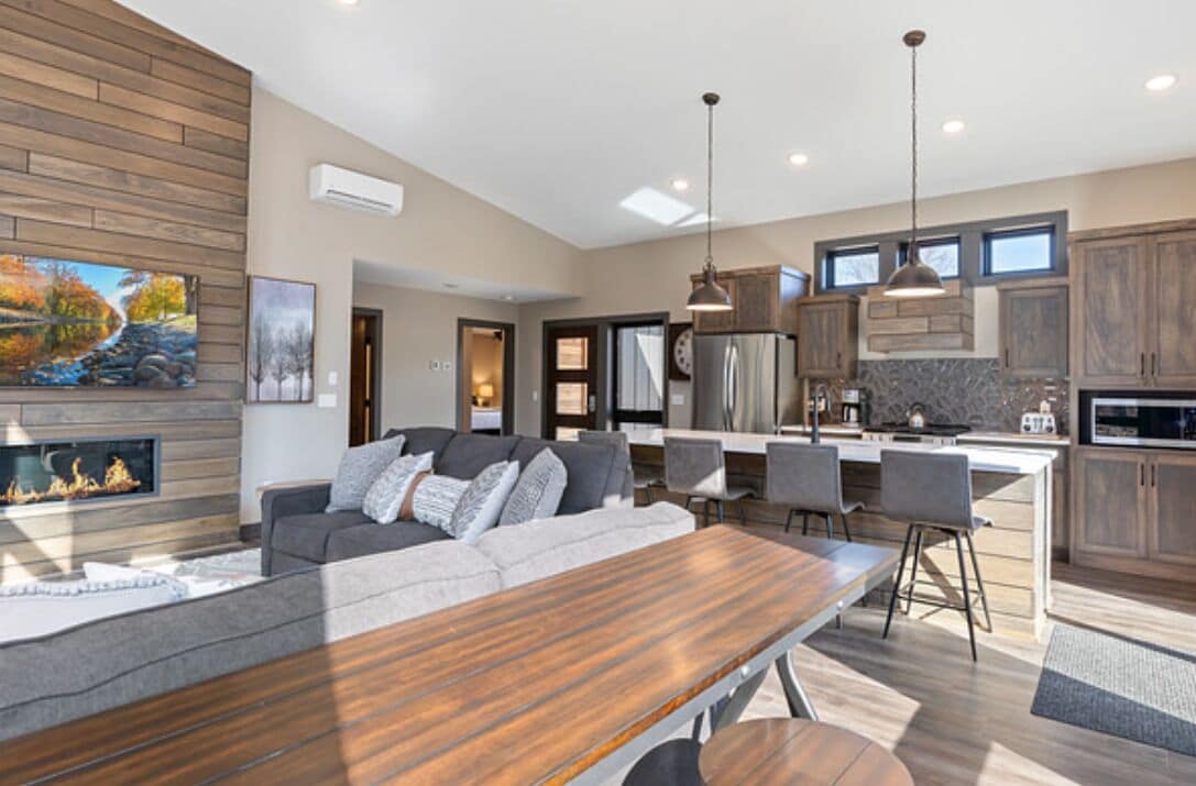 2 bedroom woodsmoke cabin | 3 bedrooms, premium bedding, individually decorated, iron/ironing board