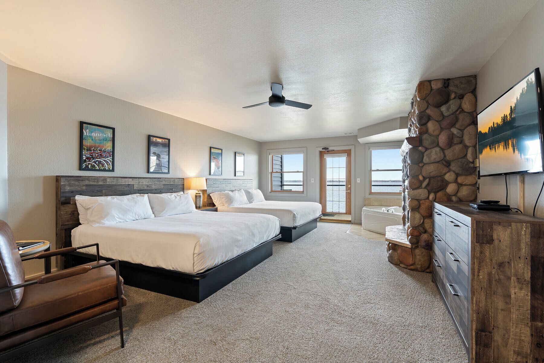 Habitación estándar | Ropa de cama de alta calidad y decoración individual