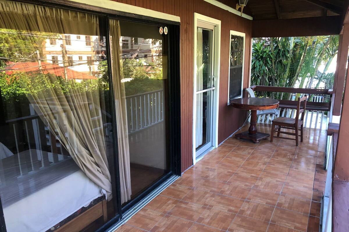 Cabin with living room & three bedroom (WE8) | Wifi gratis y ropa de cama