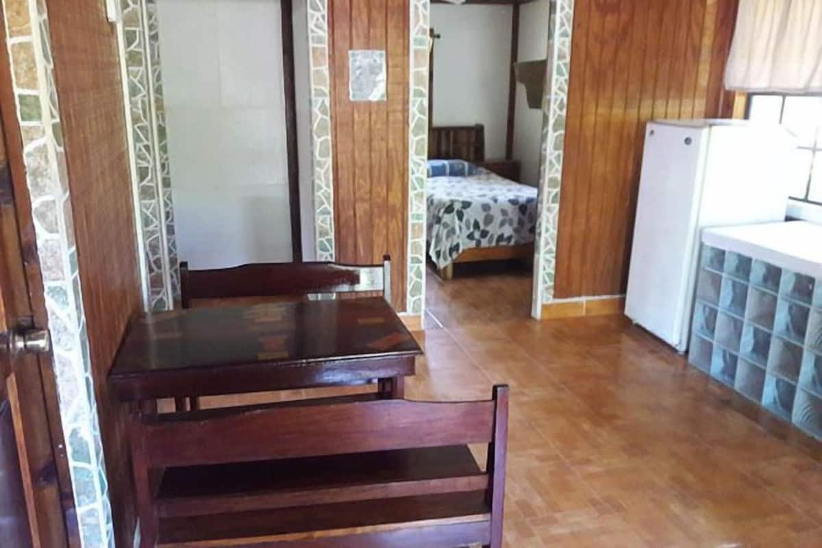 Standard Cabin, 3 Bedrooms, Garden View, Beachside | Living area