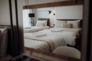 Iron/ironing board, free cots/infant beds, free WiFi, bed sheets - 16 Pilrig Guest House (Edinburgh)