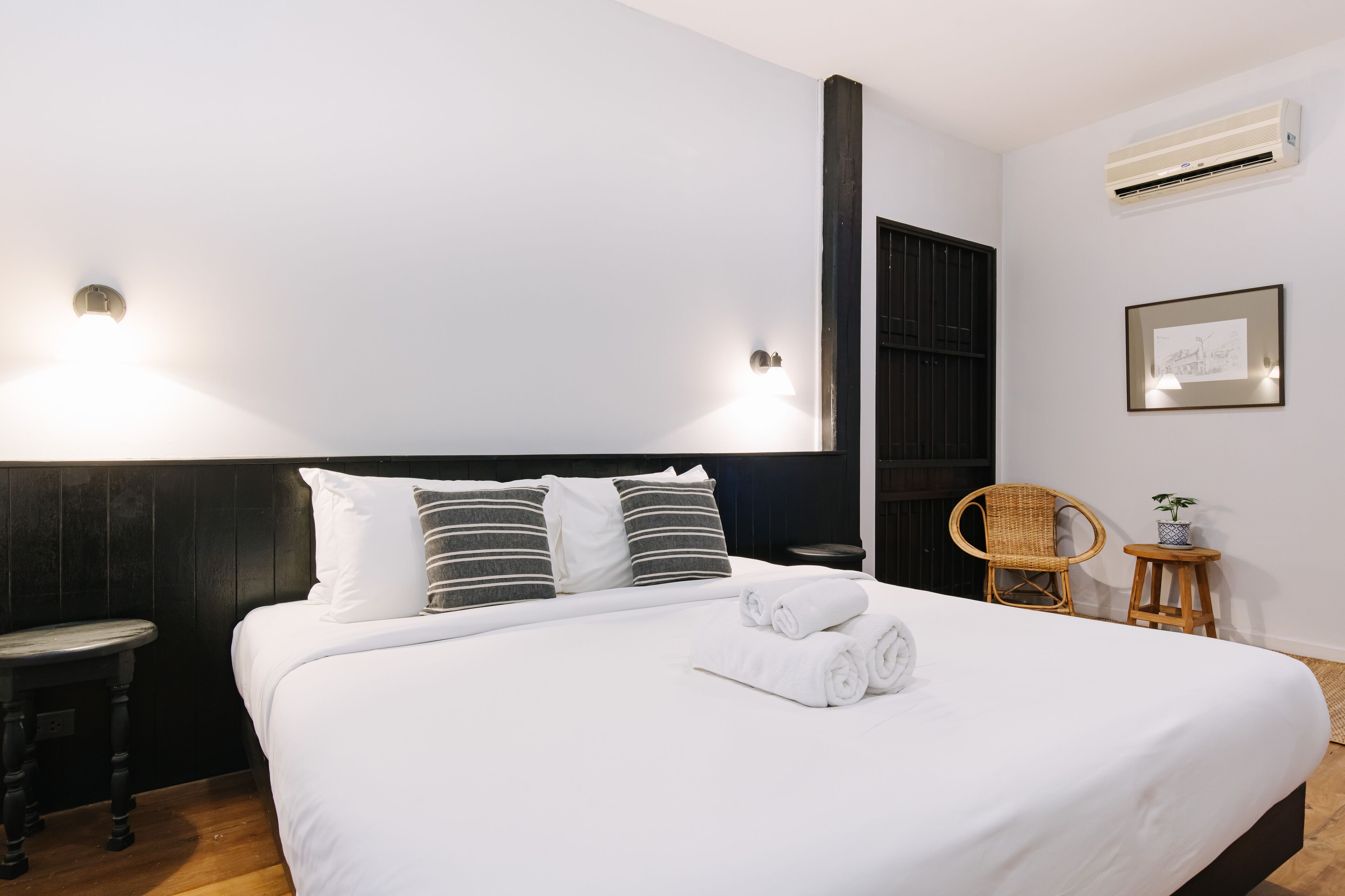 family suite, 2 bedrooms | 1 bedroom, in-room safe, free wifi, bed sheets