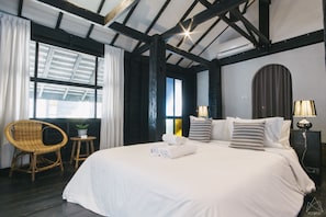 Villa | Safe på rommet, wi-fi (inkludert) og sengetøy