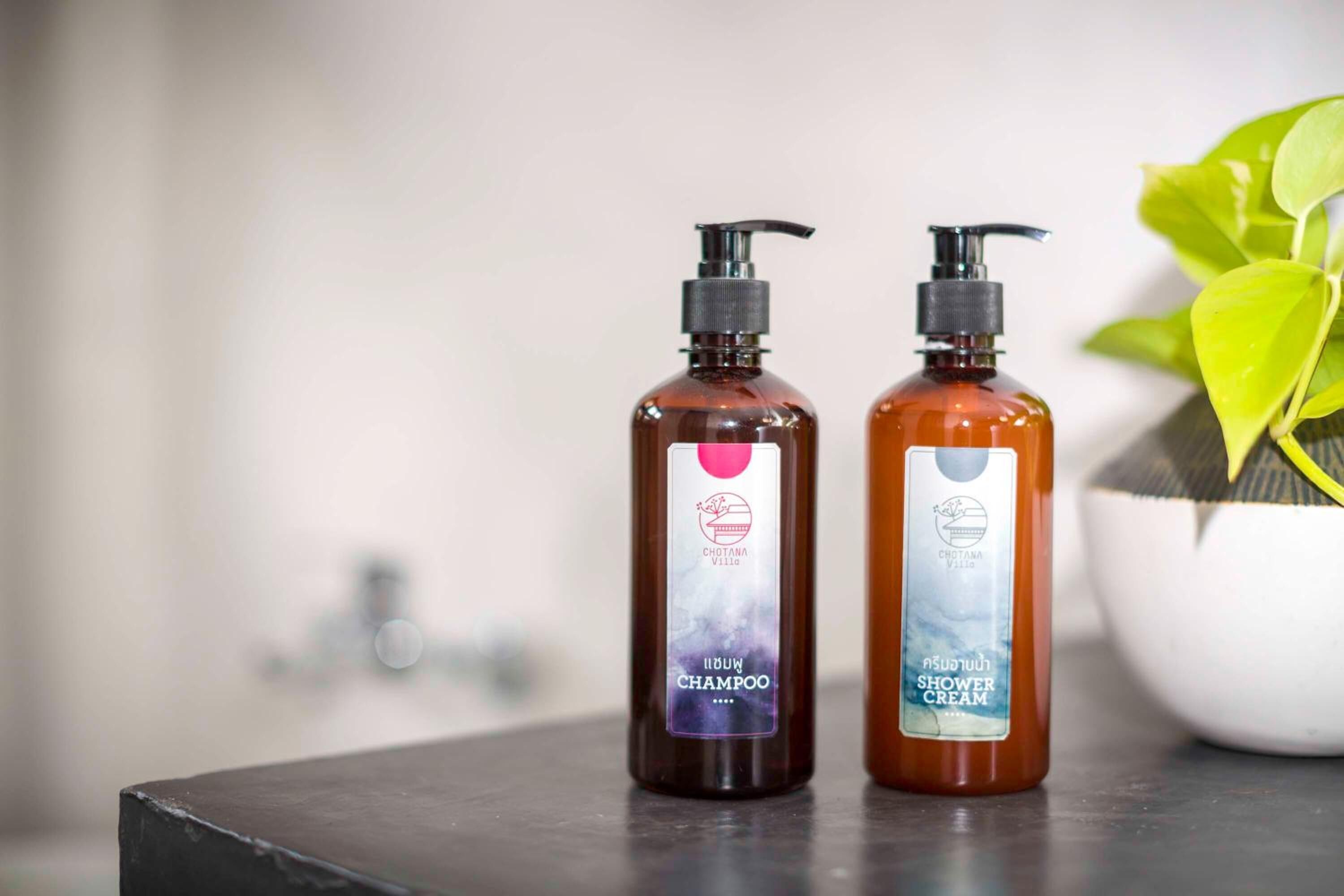 separate bathtub and shower, deep-soaking bathtub, free toiletries