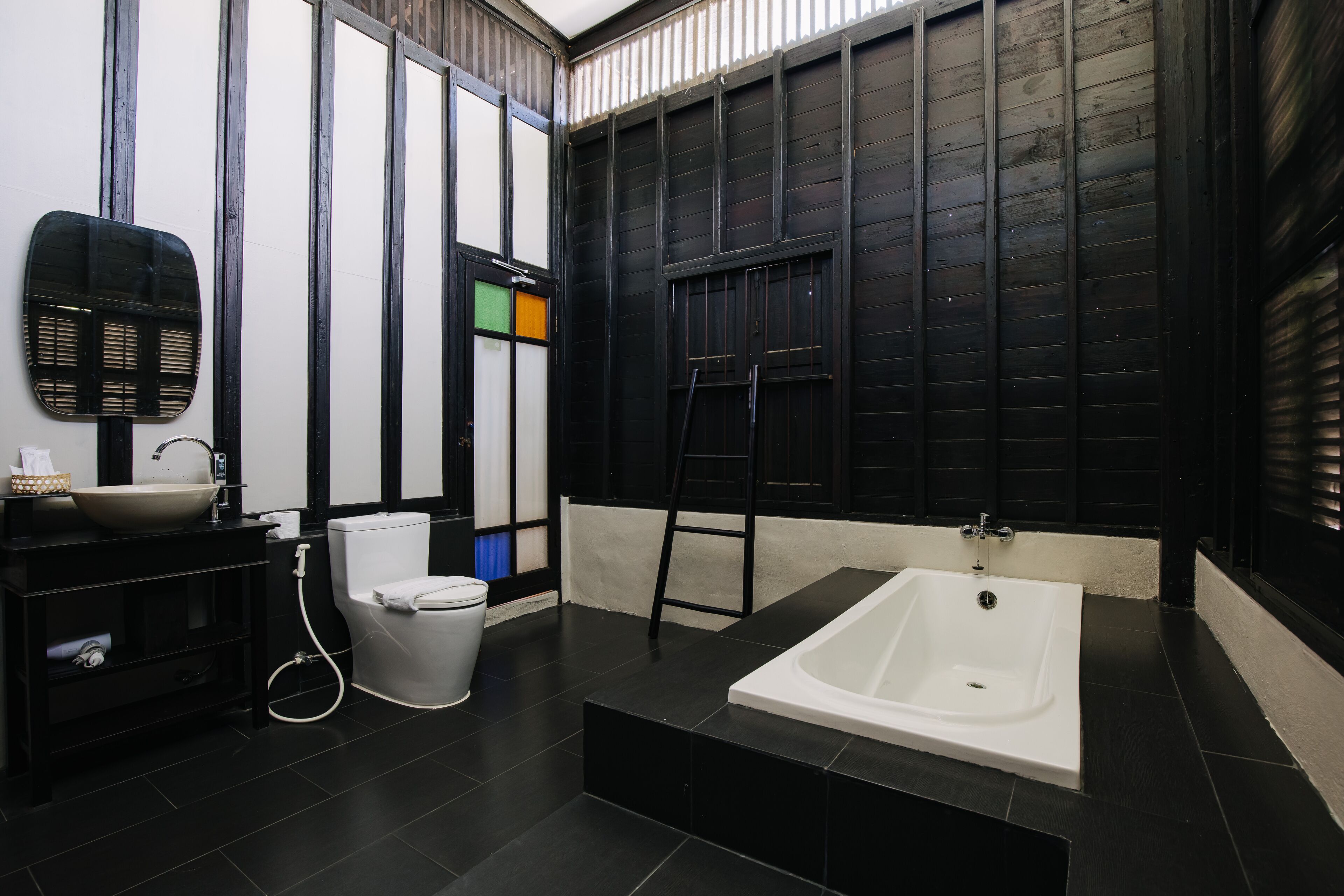 family suite, 2 bedrooms | bathroom | separate bathtub and shower, deep-soaking bathtub, free toiletries