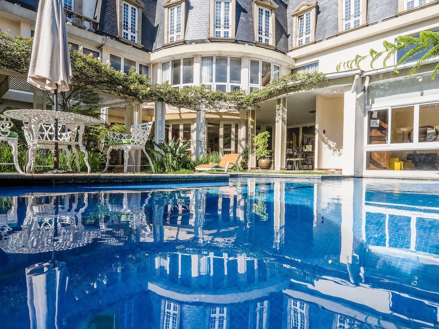 Kolam renang terbuka