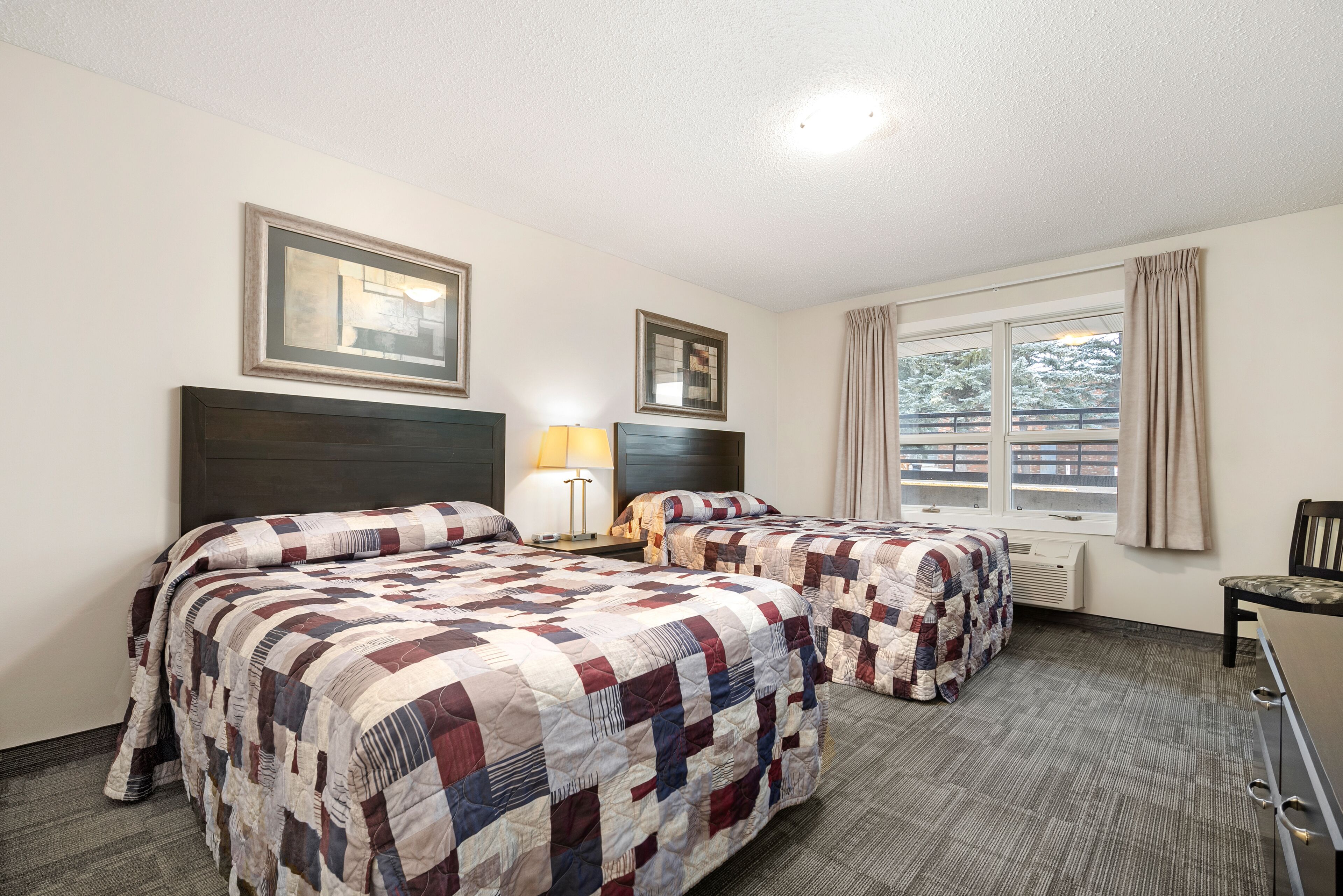 desk, free cots/infant beds, free wifi, bed sheets