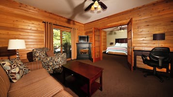 Suite studio Deluxe, baignoire à jets | 1 chambre, bureau, fer et planche à repasser, accès au Wi-Fi (inclus)