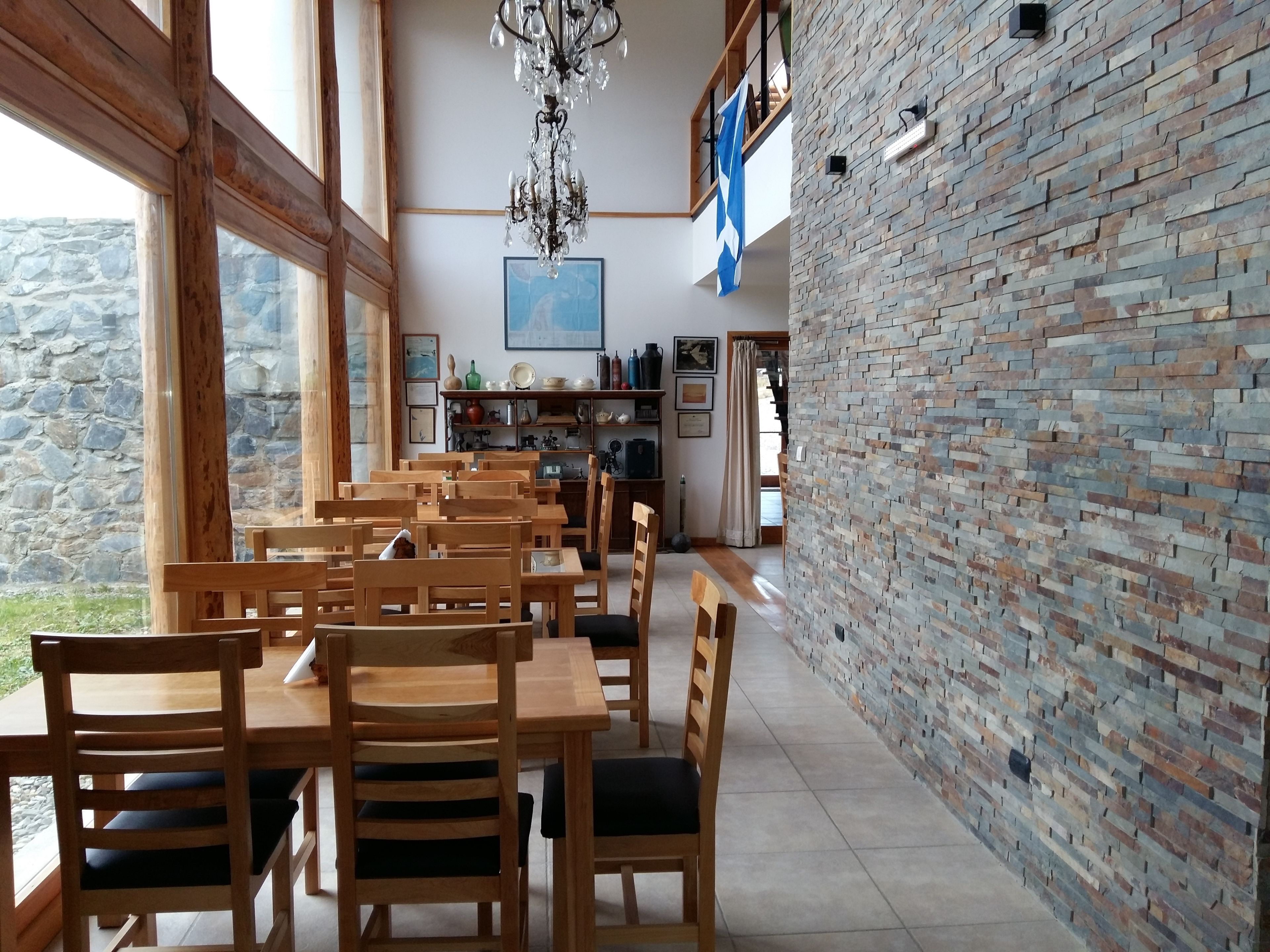 Se sirven desayunos y cenas, mariscos