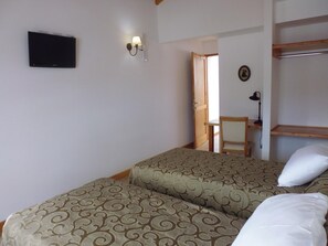 Desk, free cribs/infant beds, free WiFi - Hosteria Mi Vida (Ushuaia)