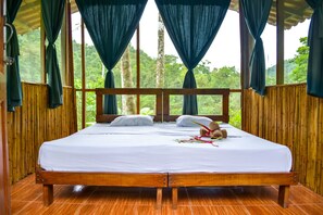 River View Standard Bungalow | Sengetøy