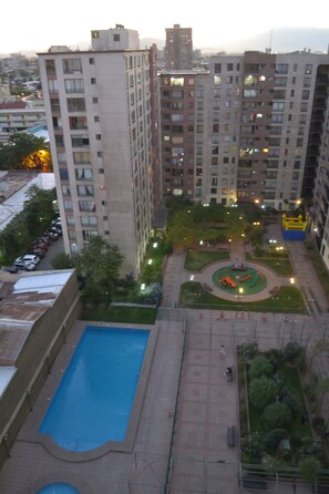 Apartamento família, 2 quartos, sacada | Frigobar, Wi-Fi de cortesia
