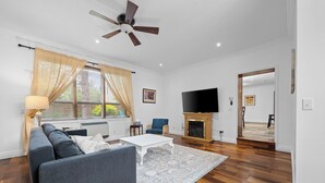 Room 3 (The Rosehall) | 起居区