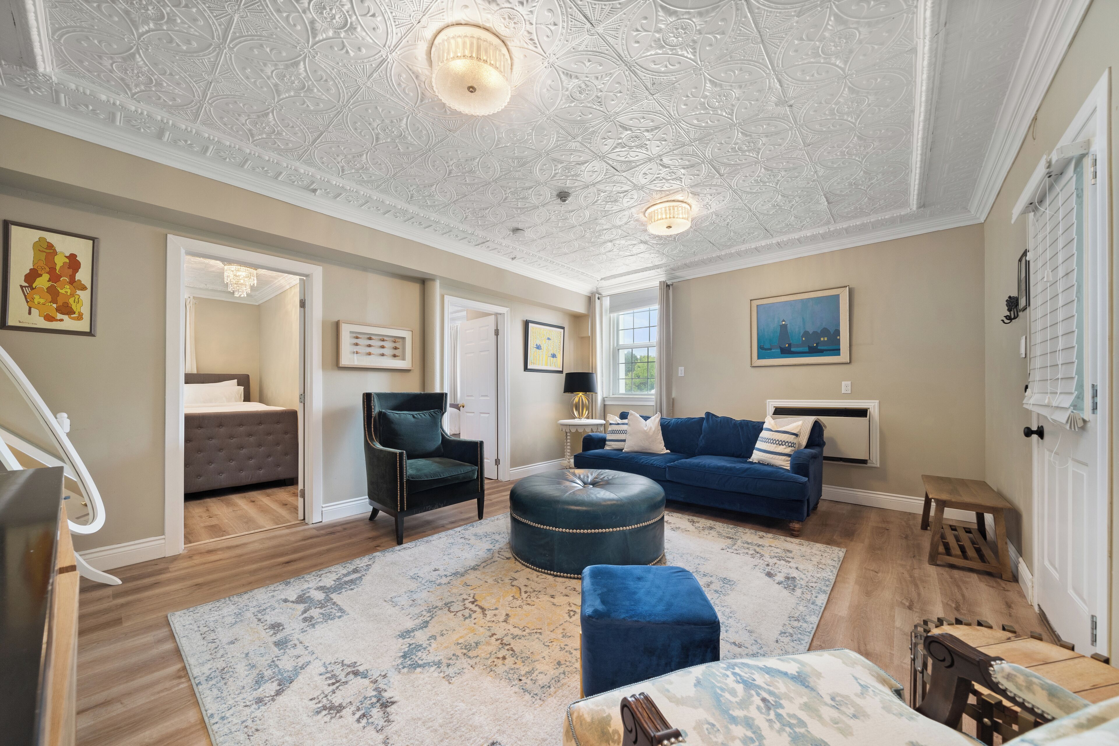 Room 2 (The Millstone) | リビング エリア | 薄型テレビ