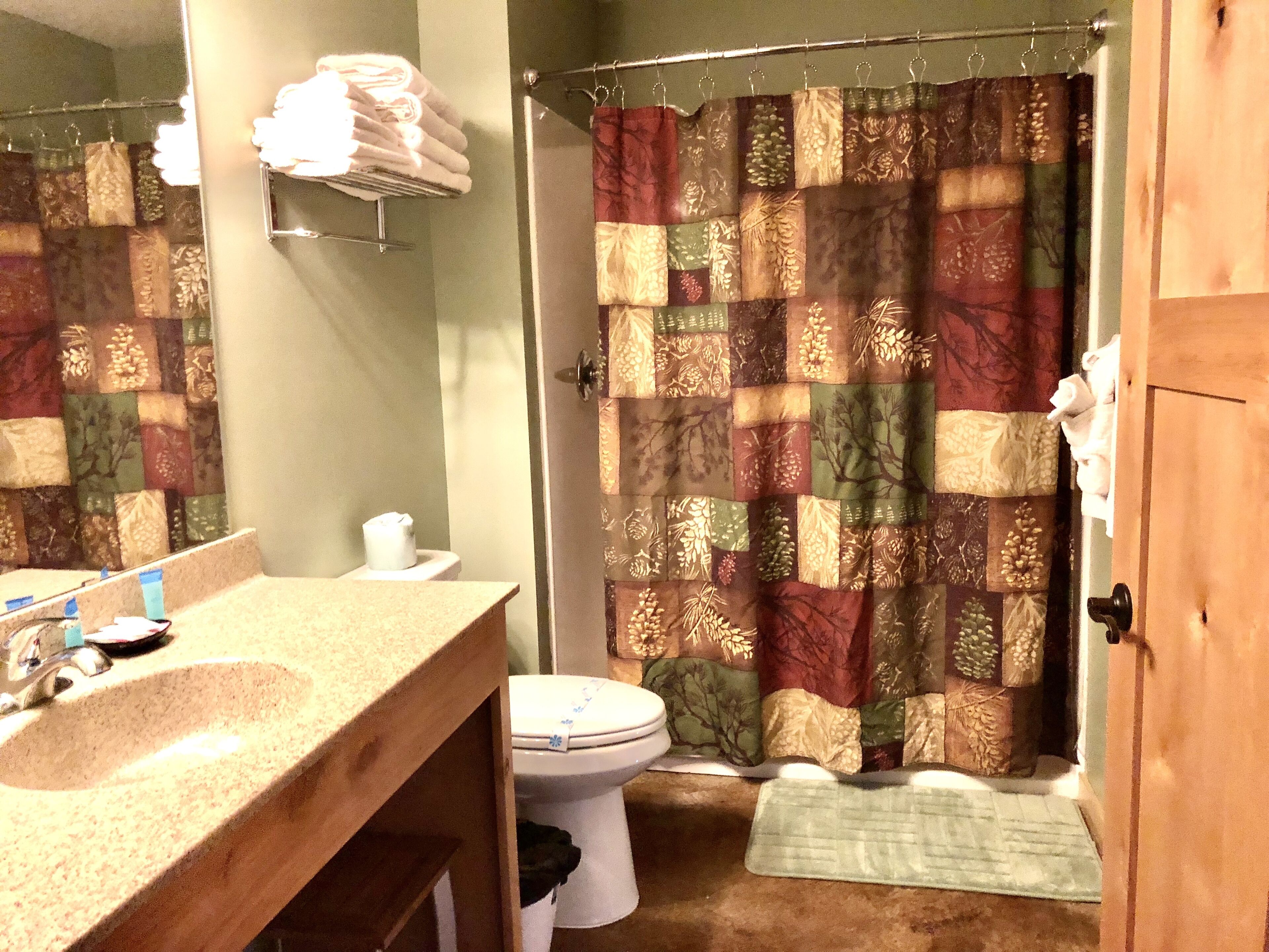 villa, 5 bedrooms, river view | bathroom | free toiletries, towels, soap, shampoo