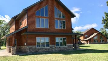 Villa, 2 Bedrooms, River View | Free WiFi, bed sheets