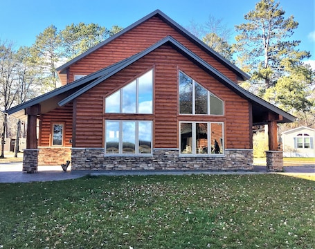 Villa, 1 Bedroom. Sportsman's Lodge