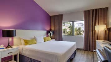 Suite, 1 King Bed, Kitchen, Mountain View (with Sofabed) | Premium bedding, in-room safe, desk, laptop workspace