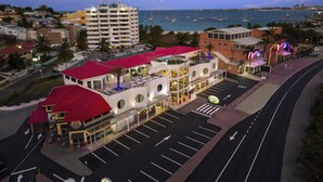 Exterior - Commodore Suites, SureStay Collection by Best Western (Simpson Bay)