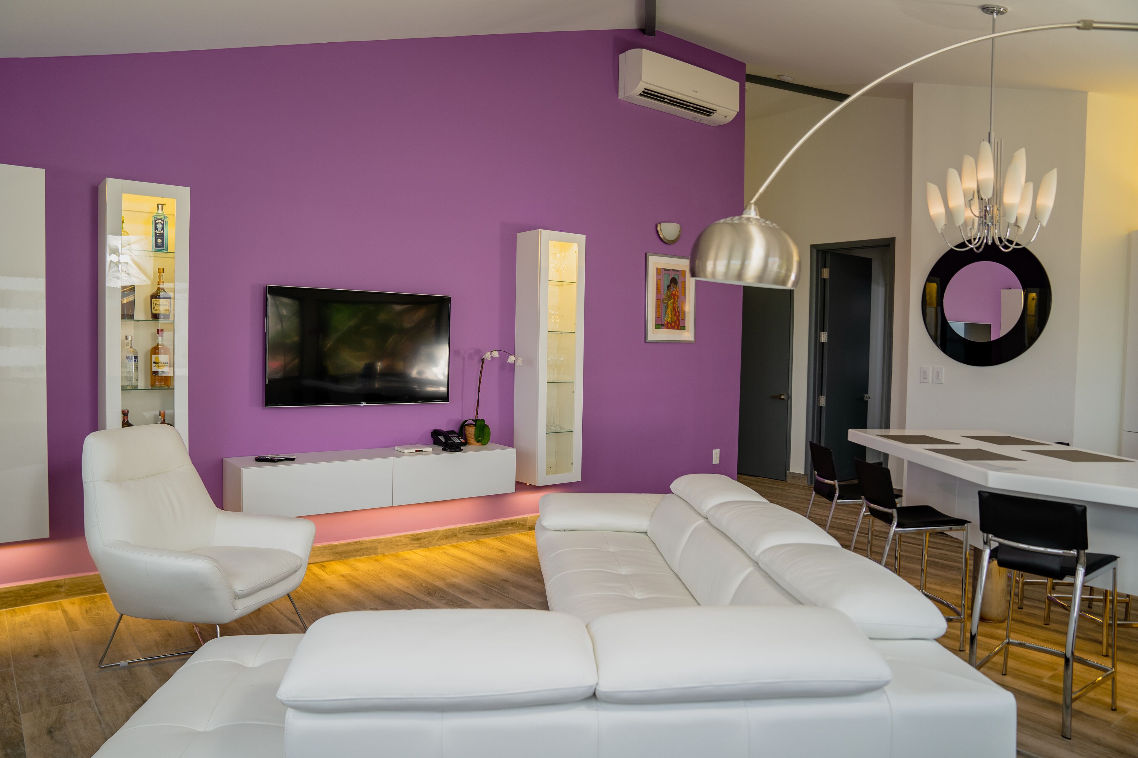 premium penthouse, 1 king bed, ocean view | living room | flat-screen tv