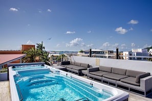 Terrace/patio - Commodore Suites, SureStay Collection by Best Western (Simpson Bay)