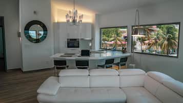 Literie de qualité supérieure, coffres-forts dans les chambres, bureau