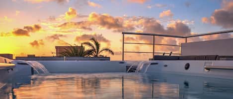 Außenpool, Liegestühle