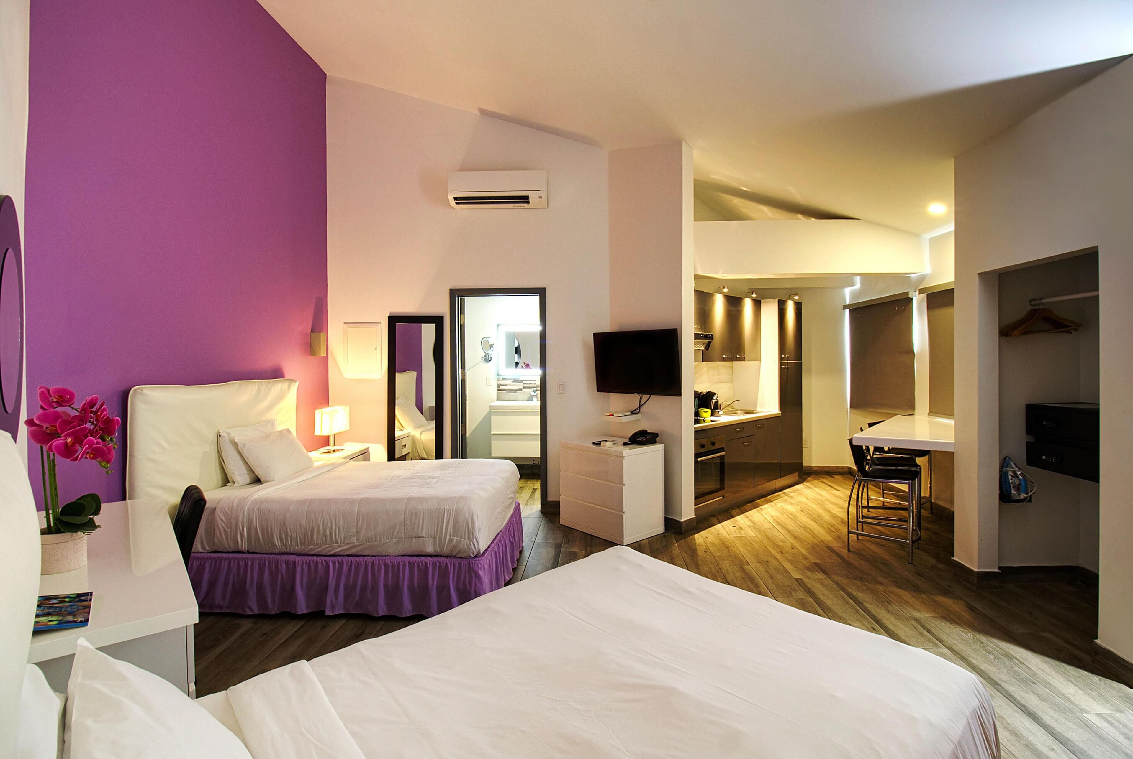 标准开间, 2 张单人床, 厨房, 海洋景观 | 高档床上用品、客房内保险箱、办公桌、笔记本电脑工作区