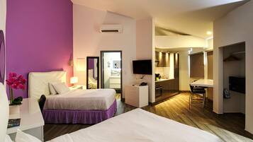 Standaard studio, 2 eenpersoonsbedden, keuken, uitzicht op zee | Luxe beddengoed, een kluis op de kamer, een bureau, een laptopwerkplek