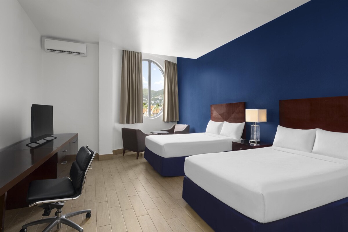 Standard Studio, 2 Twin Beds, Non Smoking, Kitchen (Full Kitchen) | Premium bedding, in-room safe, desk, laptop workspace