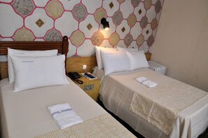 Apartamento standard, 2 camas de solteiro | 1 quarto, cofres nos quartos, ferros/tábuas de passar roupa